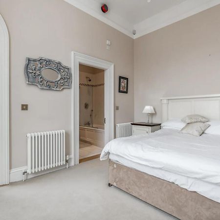 Award Winning, 2 Bedroom Apartment.10Mins To City Dublin Bagian luar foto