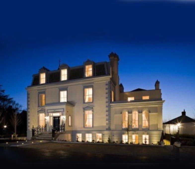 Award Winning, 2 Bedroom Apartment.10Mins To City Dublin Bagian luar foto
